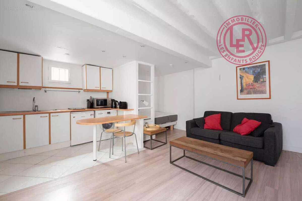 Appartement à PARIS-3E