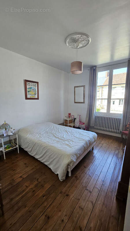 Maison à MILLY-SUR-THERAIN