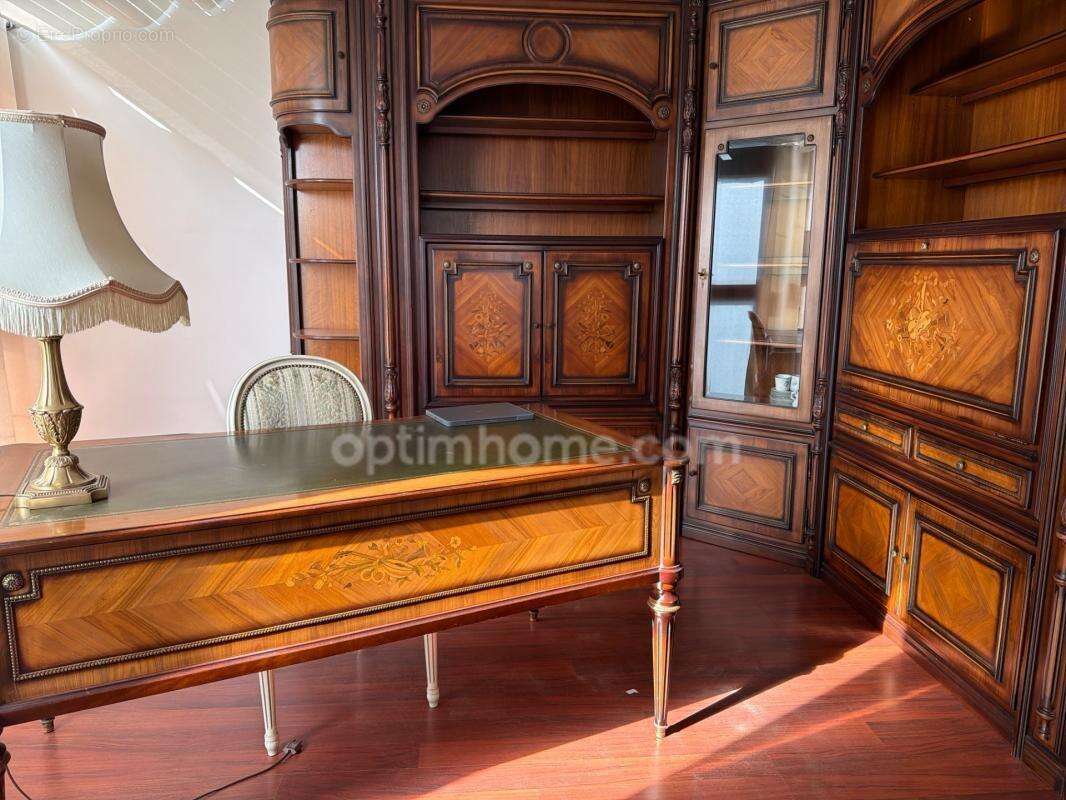 « Exceptionnel appartement de 90 m² dans le quartier recherché de Saint-Éloi, à La Rochelle – Résidence de standing, calme, lumi - photo 15