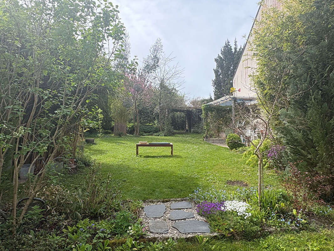 Maison à LE CHATELET-EN-BRIE