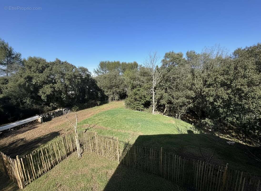 Terrain à SAINT-MAXIMIN-LA-SAINTE-BAUME