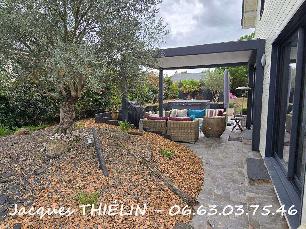 Maison à LONGUE-JUMELLES