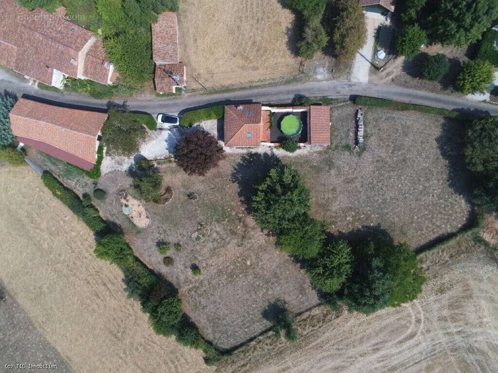 Maison à CHAMPAGNE-MOUTON