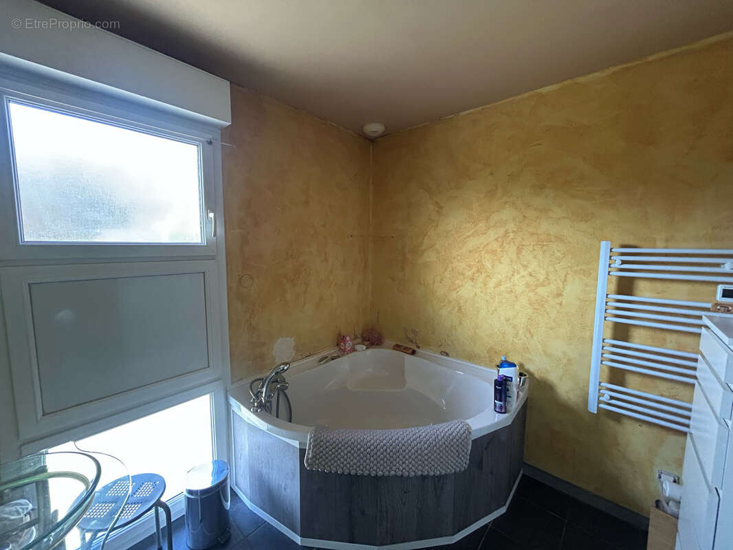 Maison à MALBOUHANS