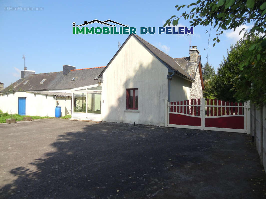 Maison de village avec jardin, garage et vue dégagée   un potentiel à révéler au cœur de Plelauff - photo 10