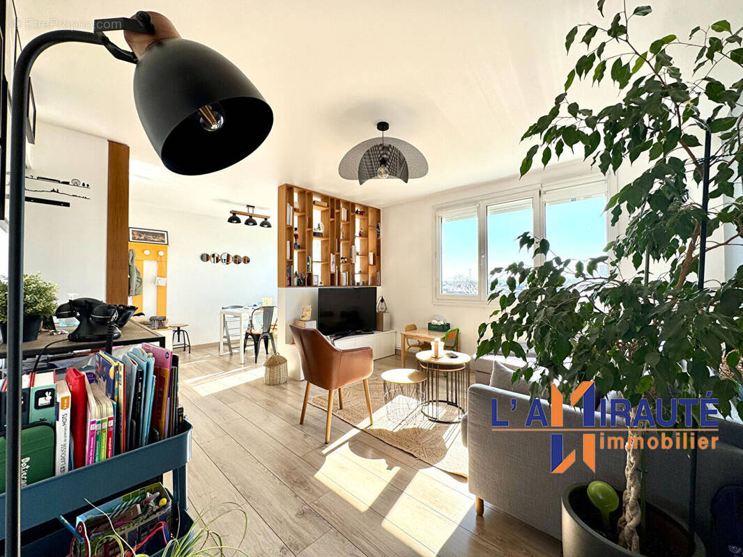 Appartement à HOUILLES
