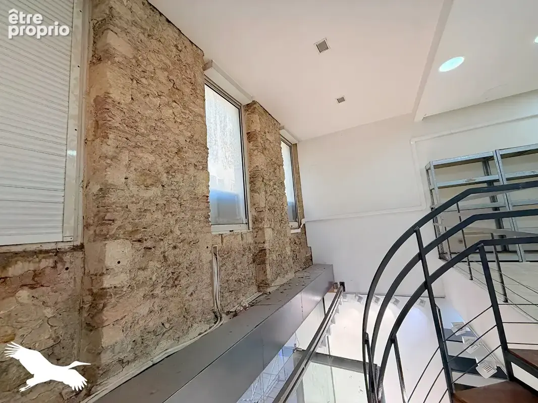 A VENDRE - Marseille 13001, Murs commerciaux de 98m² libre de toutes occupations. - photo 9