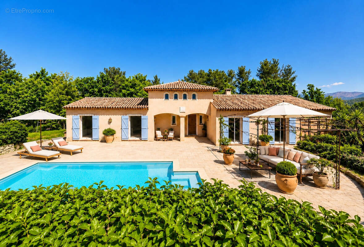 Maison à TOURRETTES