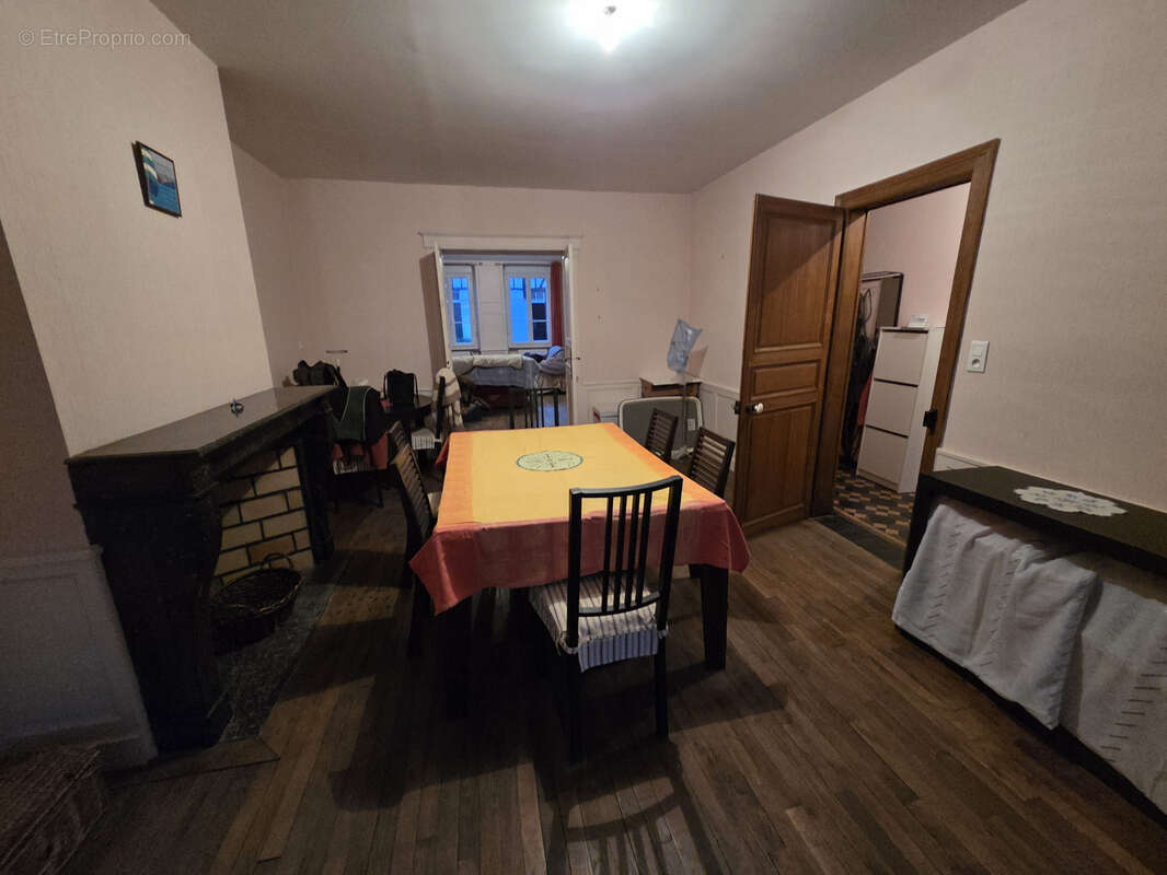 Maison à MAUBERT-FONTAINE