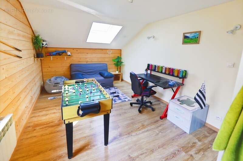 Maison à LA CHAPELLE-DEVANT-BRUYERES