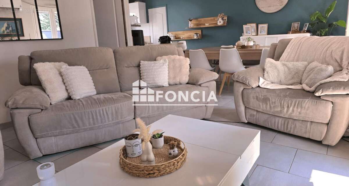 Maison à LA VILLE-AUX-DAMES