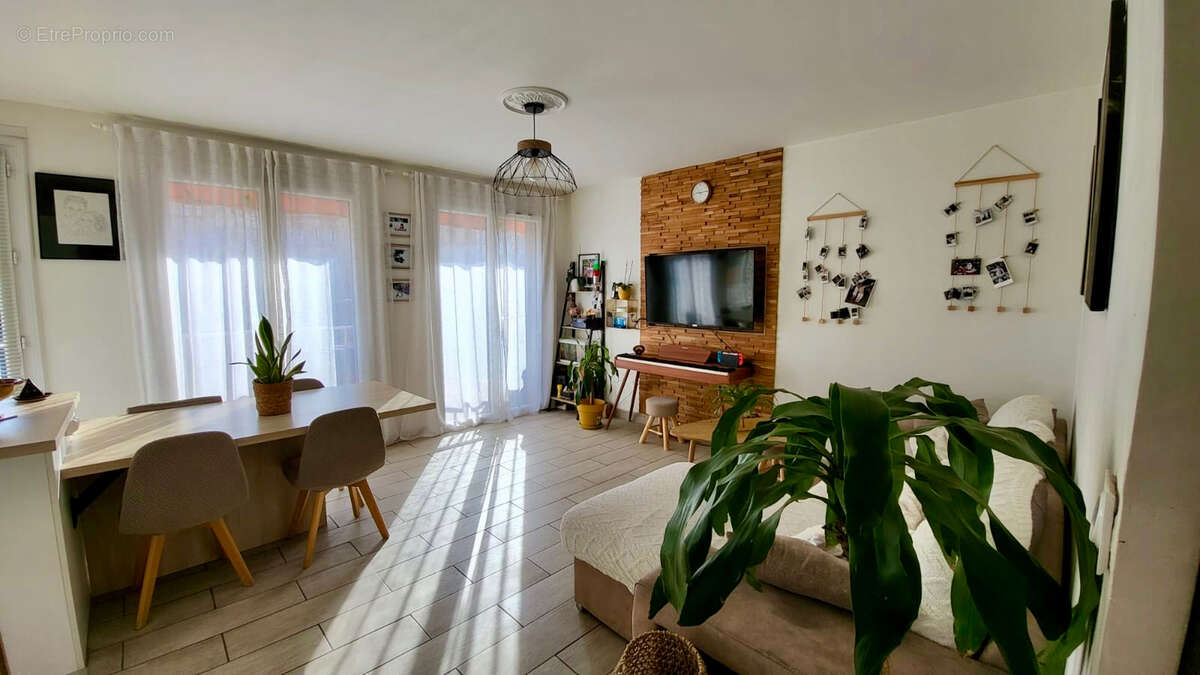 Appartement à MARSEILLE-3E
