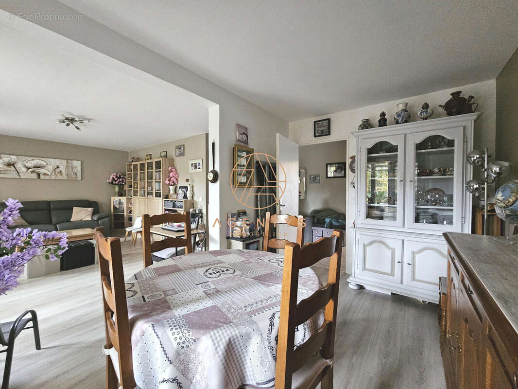 Appartement à LE PLESSIS-TREVISE