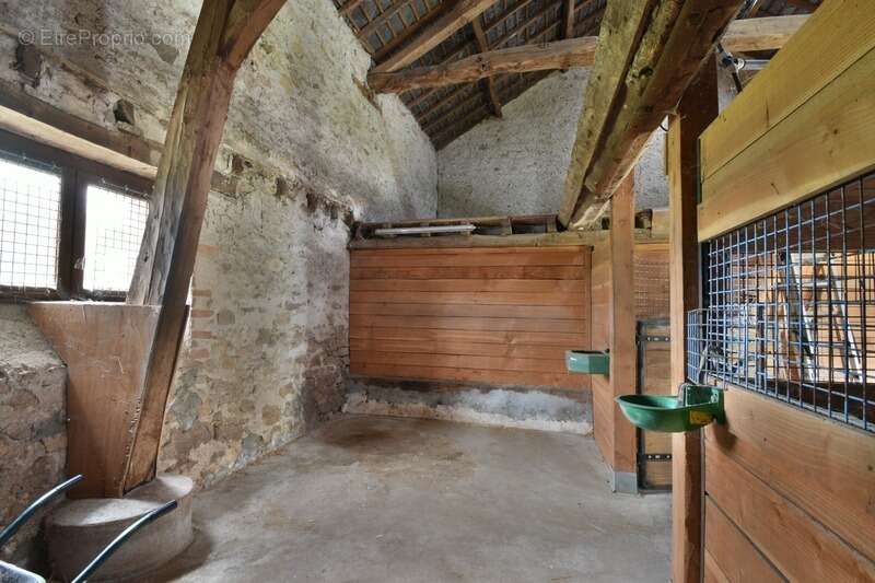 Maison à SAINT-LEGER-MAGNAZEIX