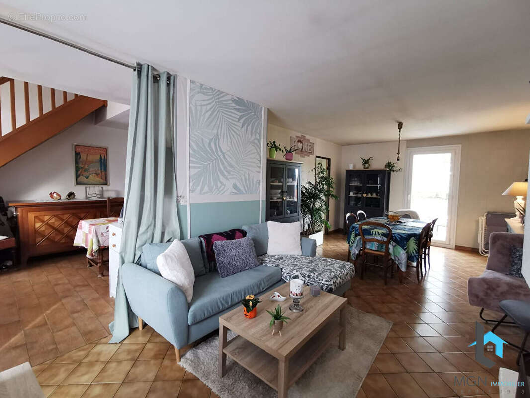 Maison à HANCHES