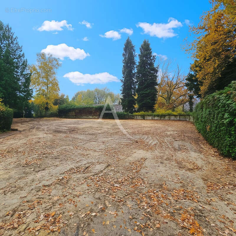 Terrain à GIF-SUR-YVETTE