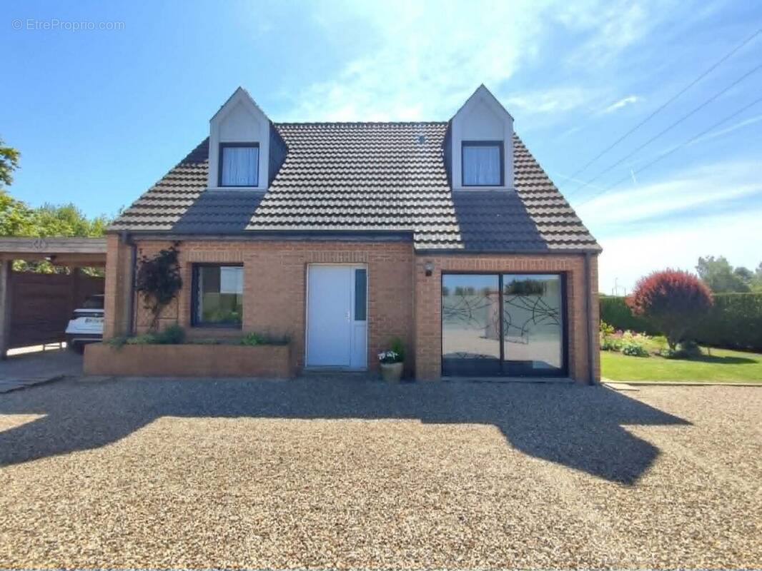 Maison à FREMICOURT