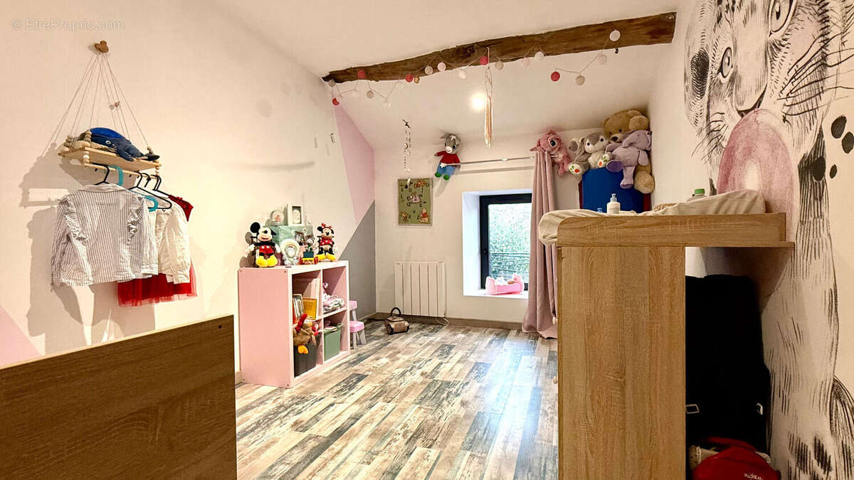 Maison à SAINT-GERMAIN-DE-MARENCENNES