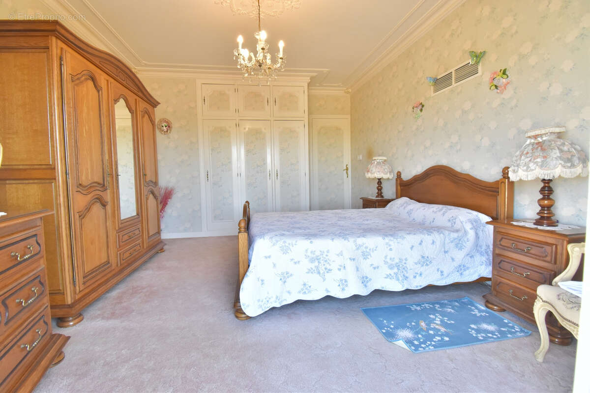 EN EXCLUSIVITÉ   Maison à 10 min de Moulins sur 5 000 m2 de terrain - photo 10