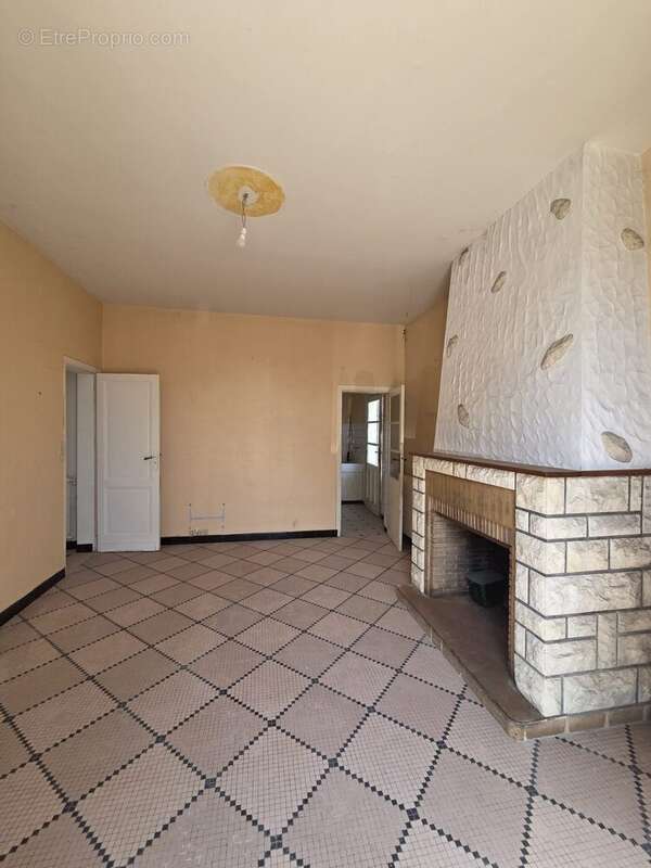 Maison 55 m² à Les Billaux  - photo 2