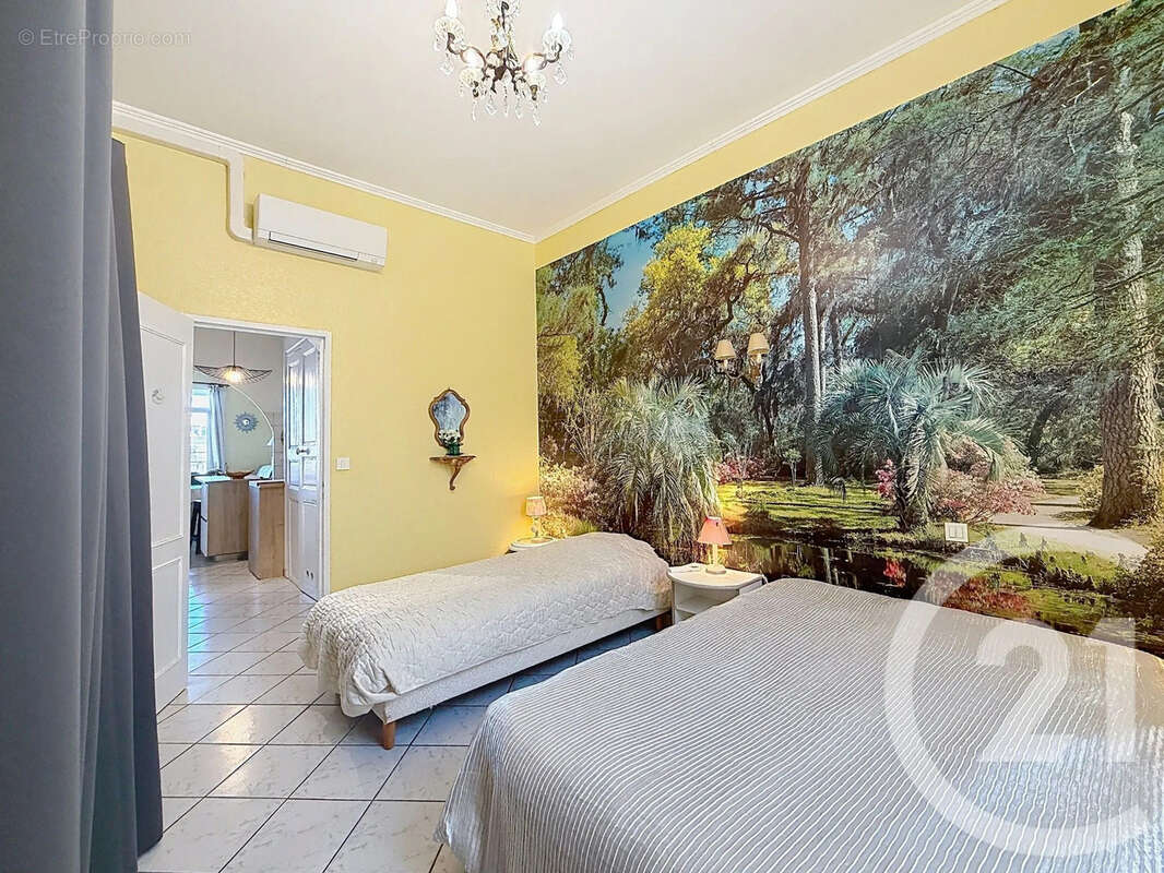 Appartement 97 m² à Sete  - photo 17