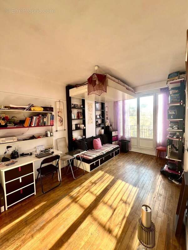Appartement à PARIS-19E