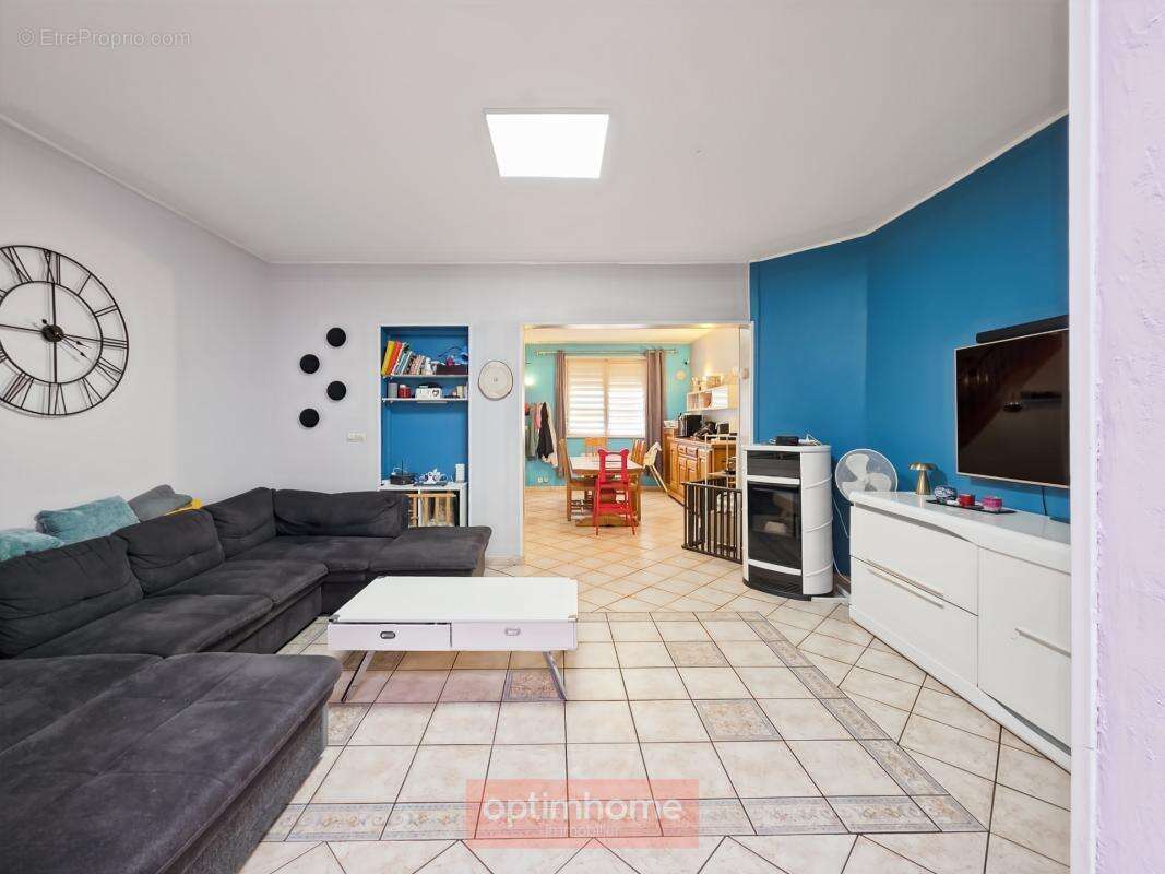 Maison de ville de 146 m² – 4 chambres – bureau – cour et jardin - photo 6