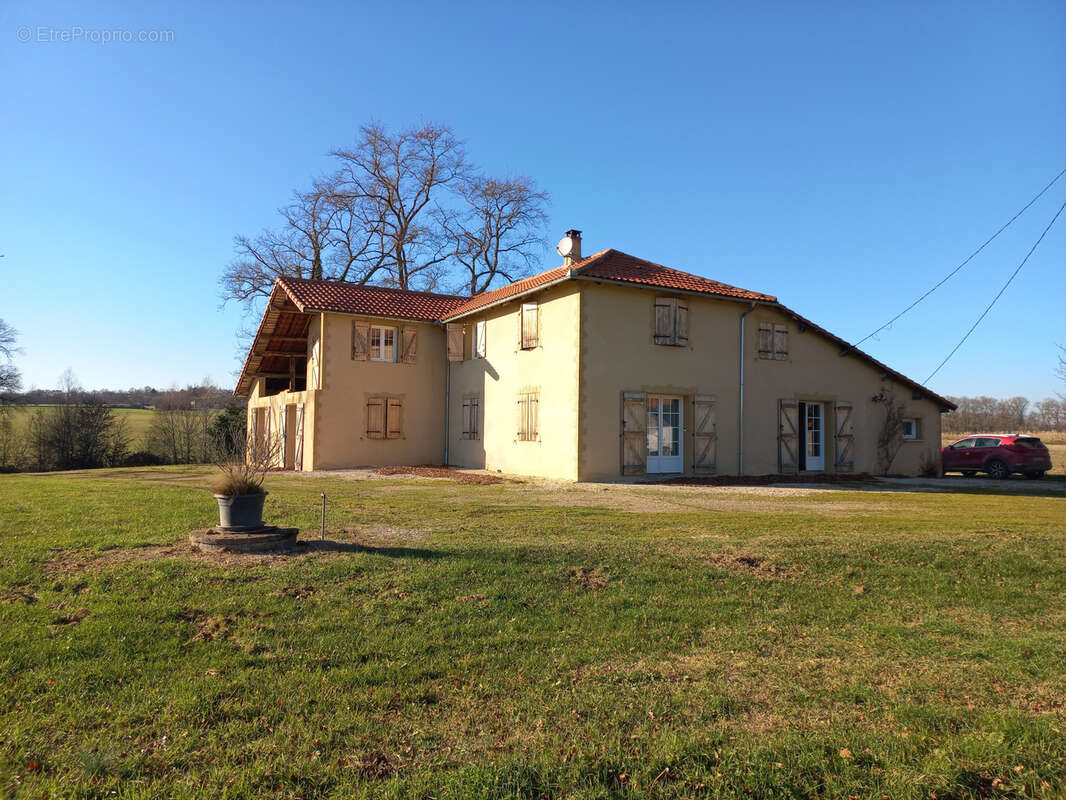 Maison à MIRANDE