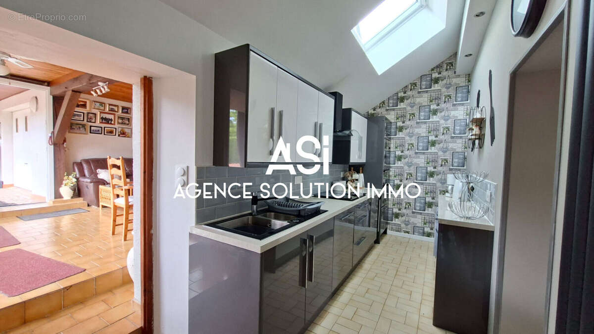 Maison à TORCE-VIVIERS-EN-CHARNIE