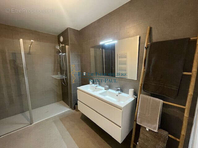 Appartement à SAUVIAN