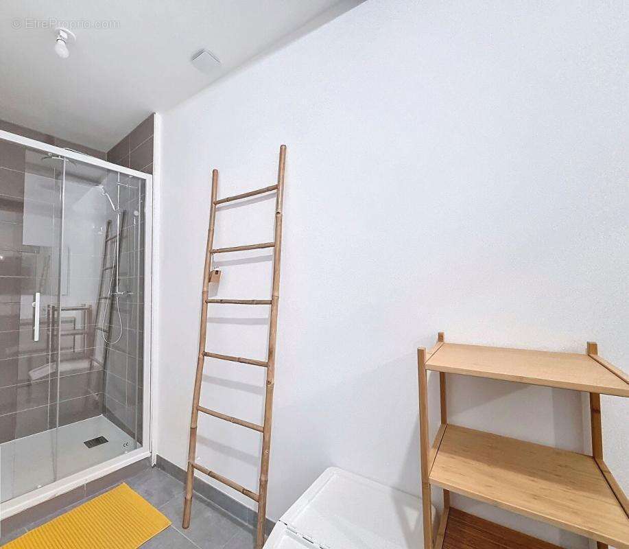 Ensemble immobilier de 366 m2, polyvalent et exceptionnel, jardin de 300 m2. Proche du centre d'Angers, ce bie - photo 13