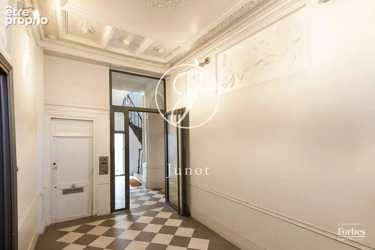 Paris 10e - SAINT-VINCENT DE PAUL - Appartement à vendre - 5 pièces - 114,04m² Carrez - 116,07m² au sol - 2 chambres - Vue dégag - photo 18