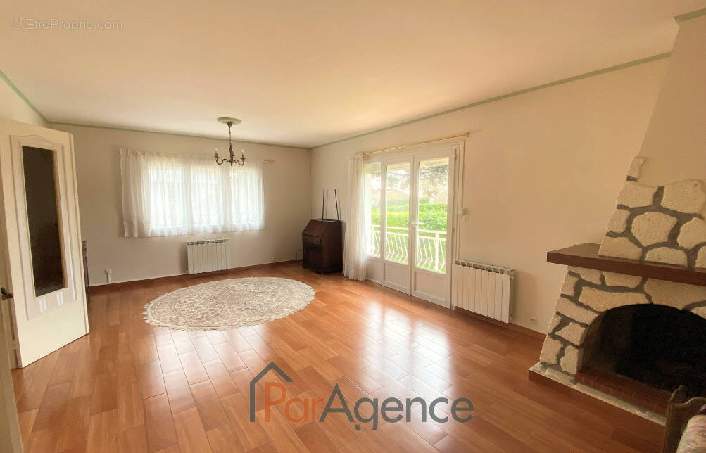 Maison à MESCHERS-SUR-GIRONDE