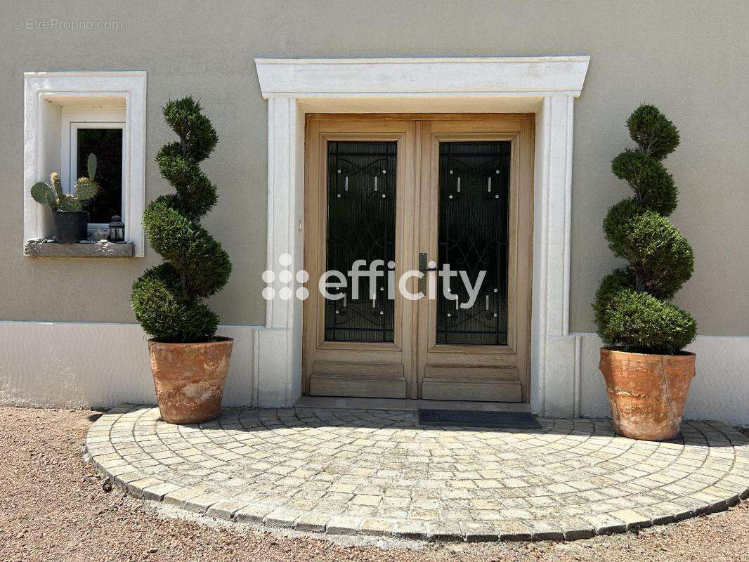 Maison à COMMELLE-VERNAY