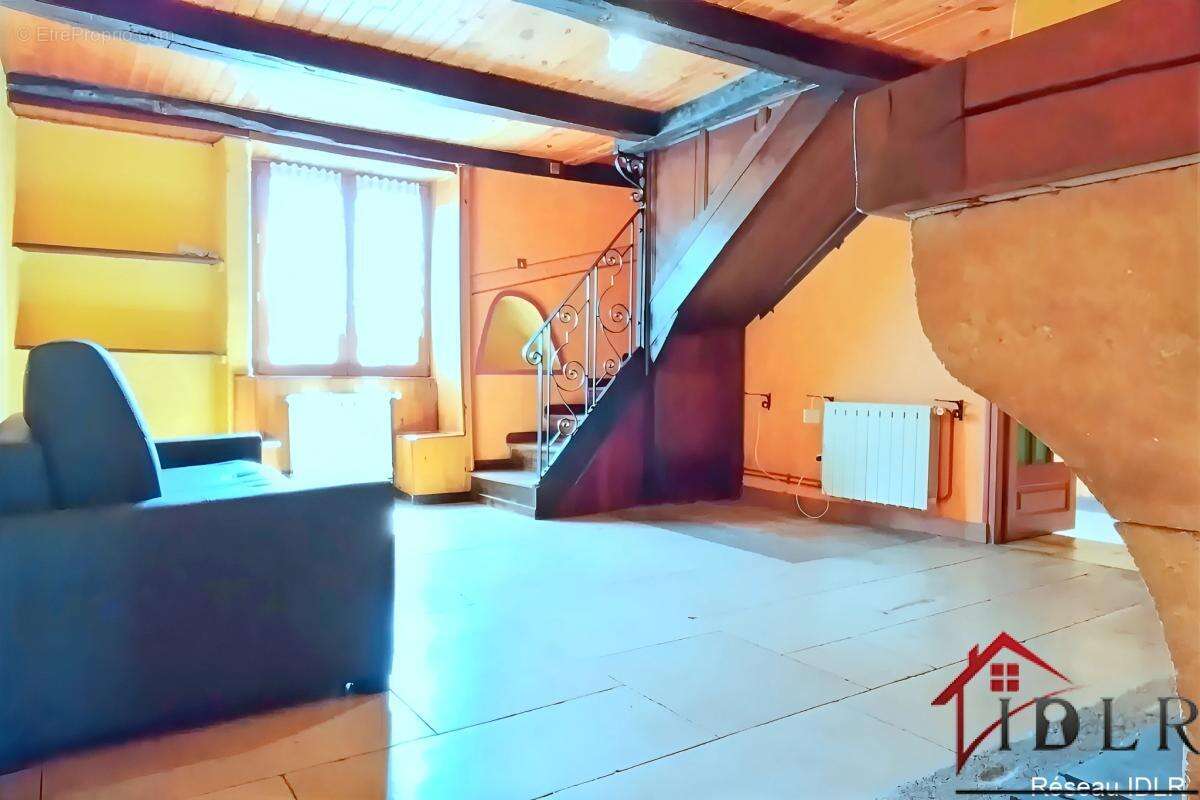 Maison sept pièces, 183 mètres carrés avec grange - photo 7