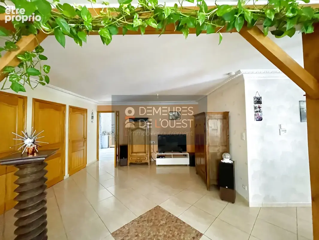 PACÉ — Maison de plain-pied 141 m2 — 3 chambres & jardin paysagé - photo 6