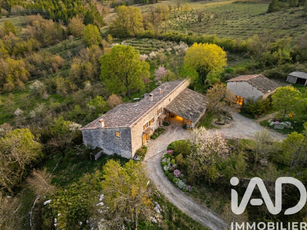 Photo 1 - Maison à NOYERS-SUR-JABRON