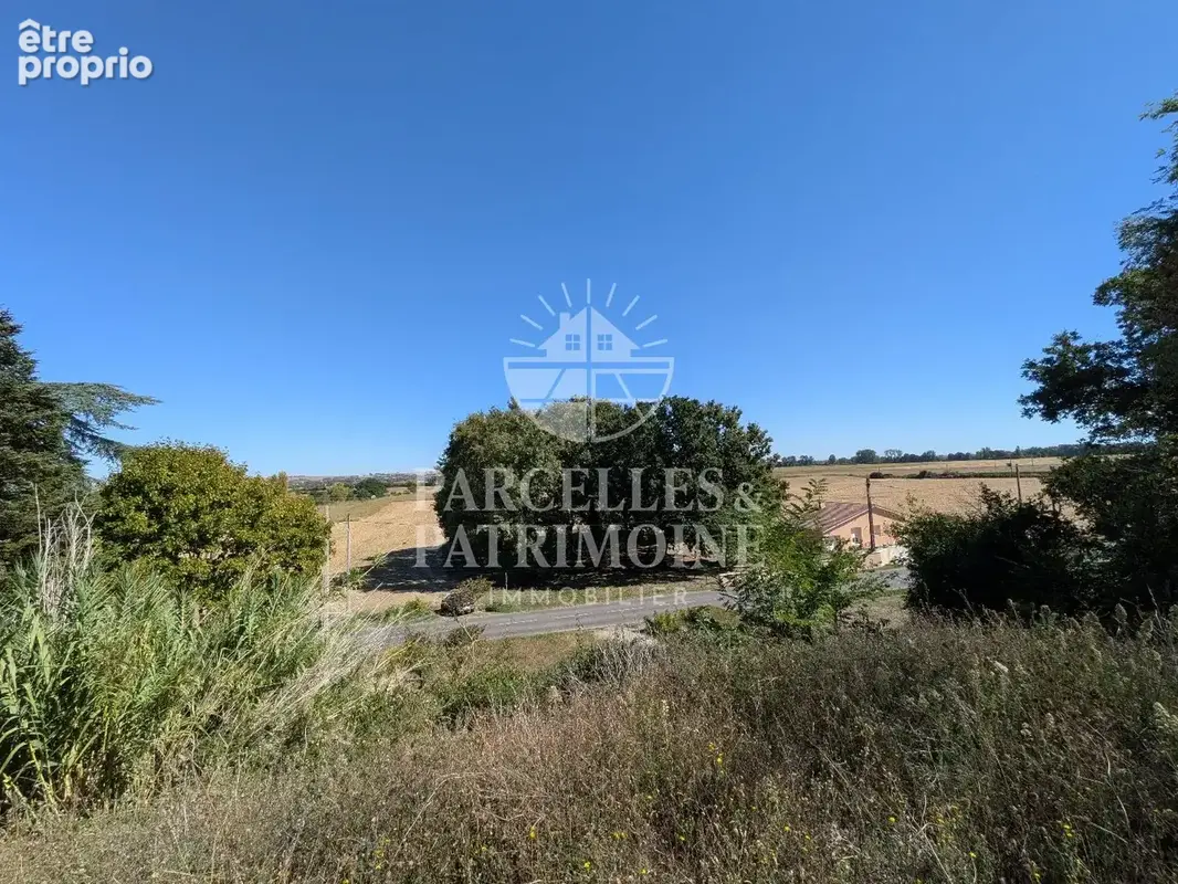 Photo Terrain à Puydaniel au prix de 69 500€