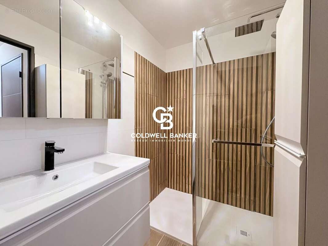 PORT FREJUS : Elégant appartement à quelques pas de la mer - photo 8