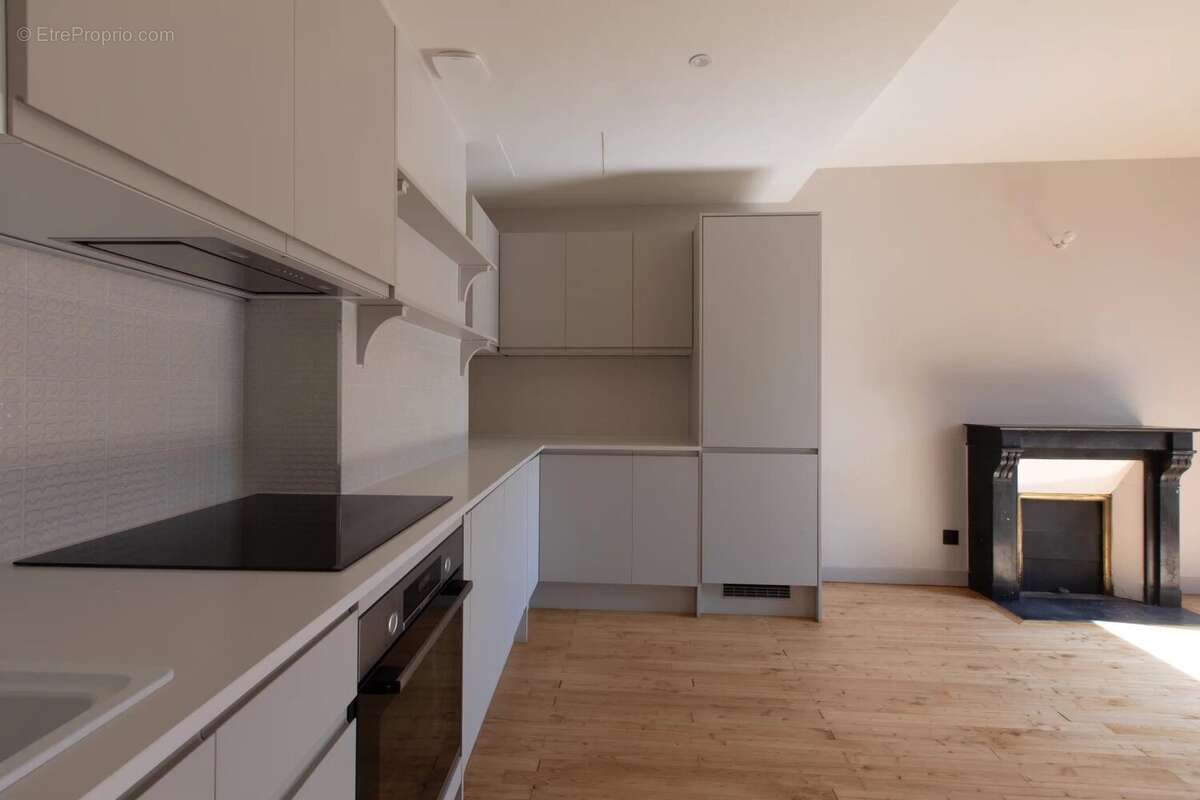 Appartement à PARIS-7E