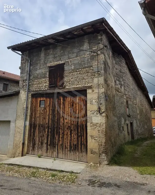 Photo Parking à La Cote-Saint-Andre au prix de 55 000€