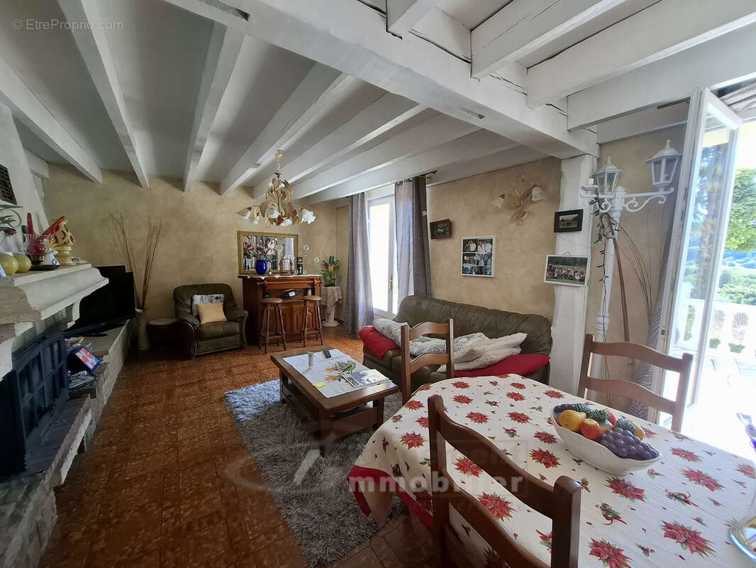 Maison à SAINT-VERAND