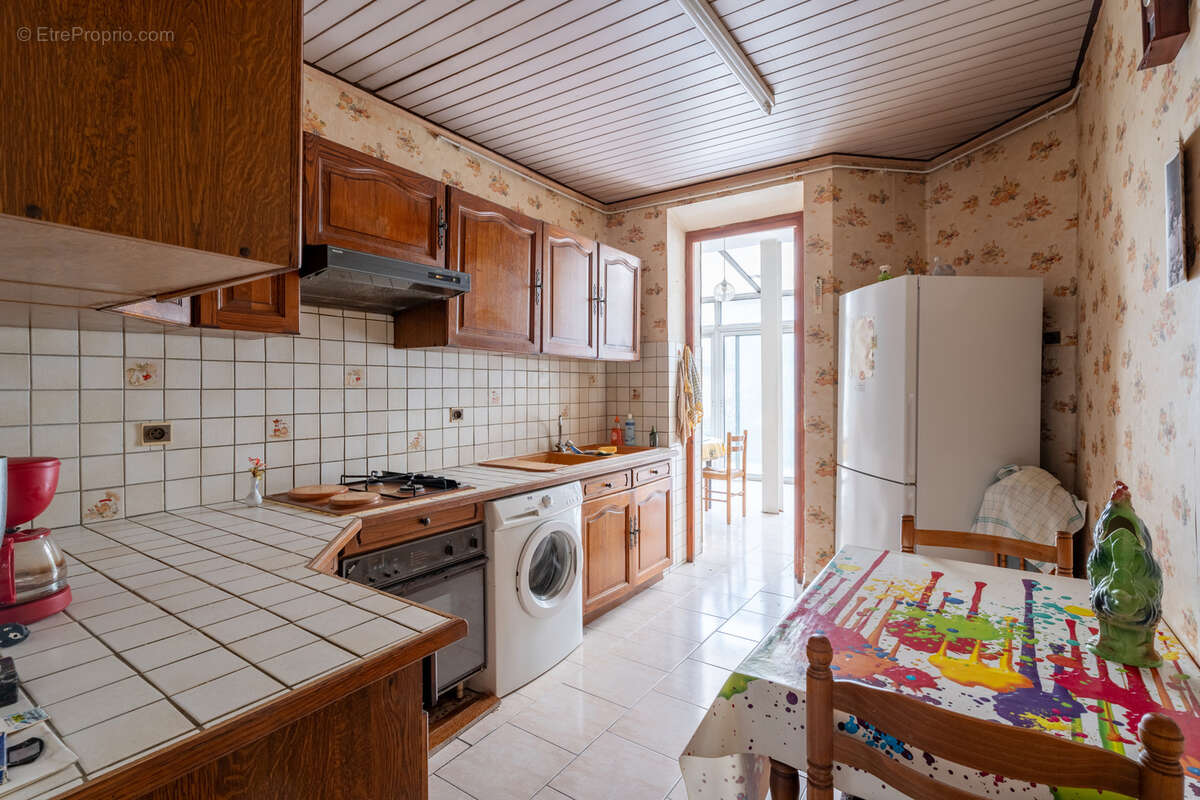 Appartement à MARSEILLE-4E
