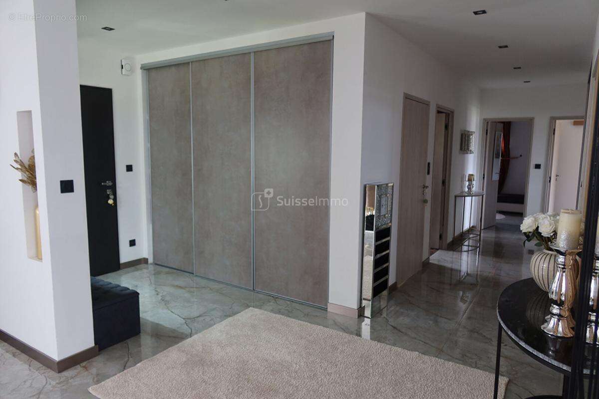 Demeure contemporaine Saint Vit 5 pièce(s) 145 m2 - photo 9