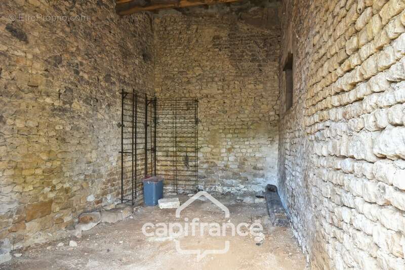 Maison en pierre à vendre 6 pièces SAINT PARDOULT (17) avec garage et atelier - photo 18