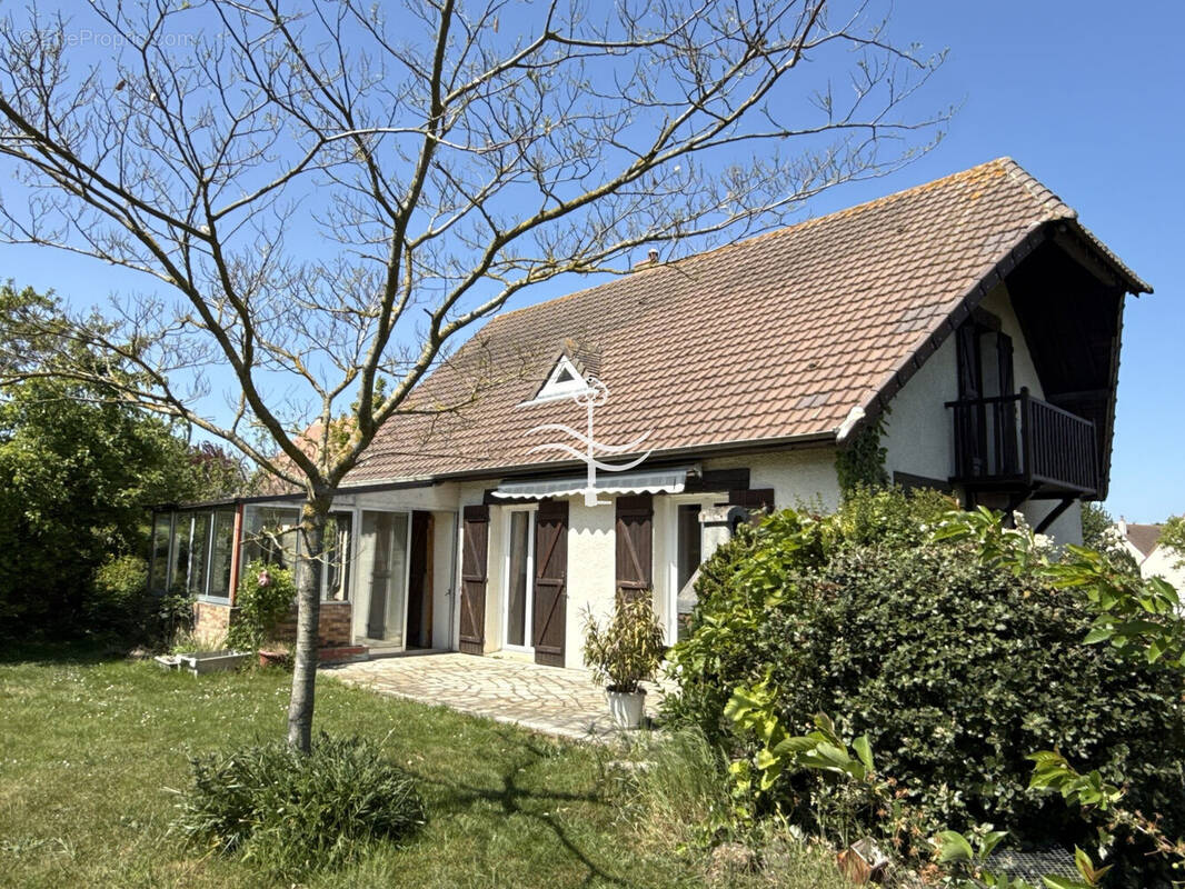 Maison à CORMELLES-LE-ROYAL