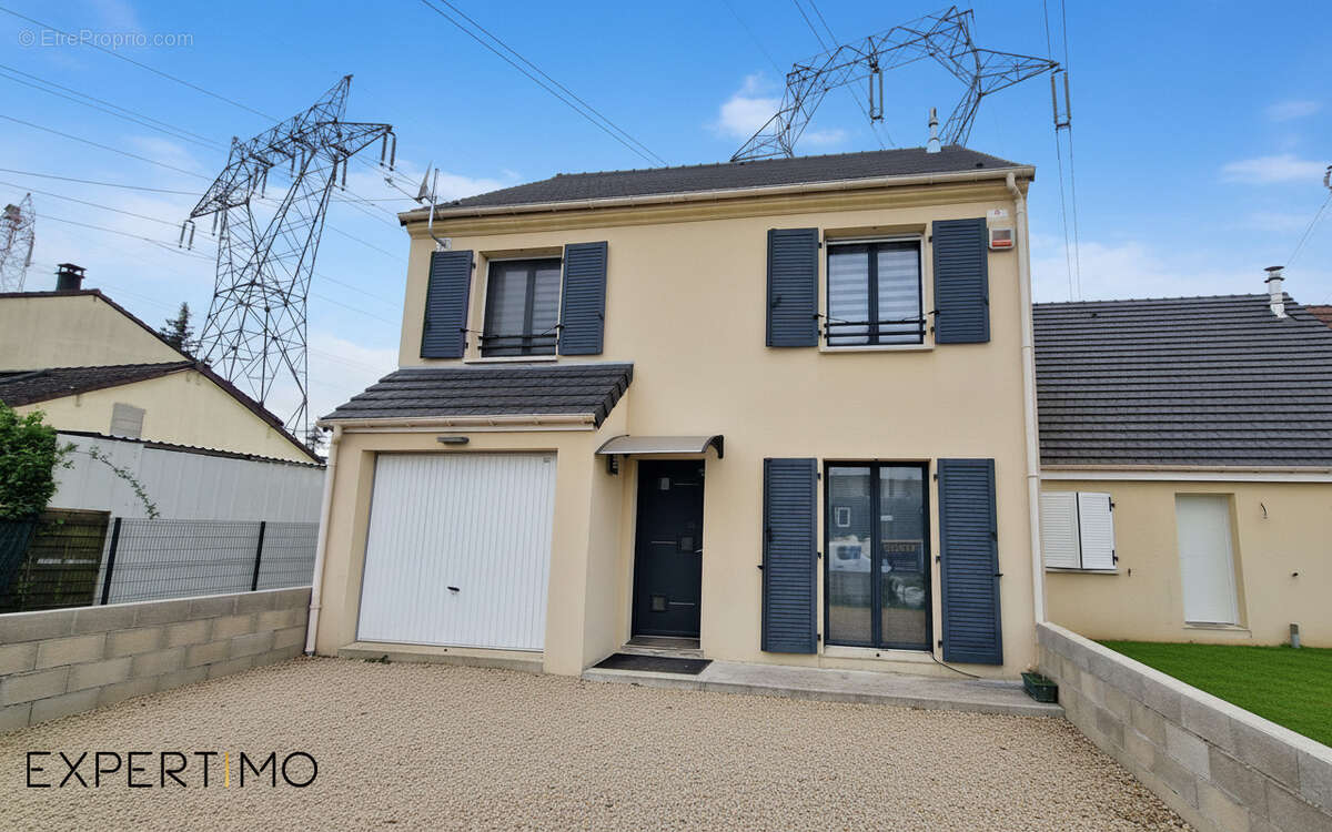 Maison à SAINT-GERMAIN-LES-ARPAJON