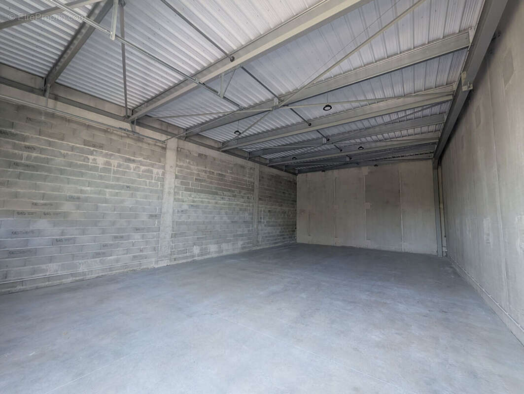 Commerce à MINIAC-MORVAN