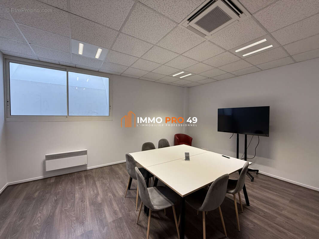 Commerce 223 m² à Cholet  - photo 4