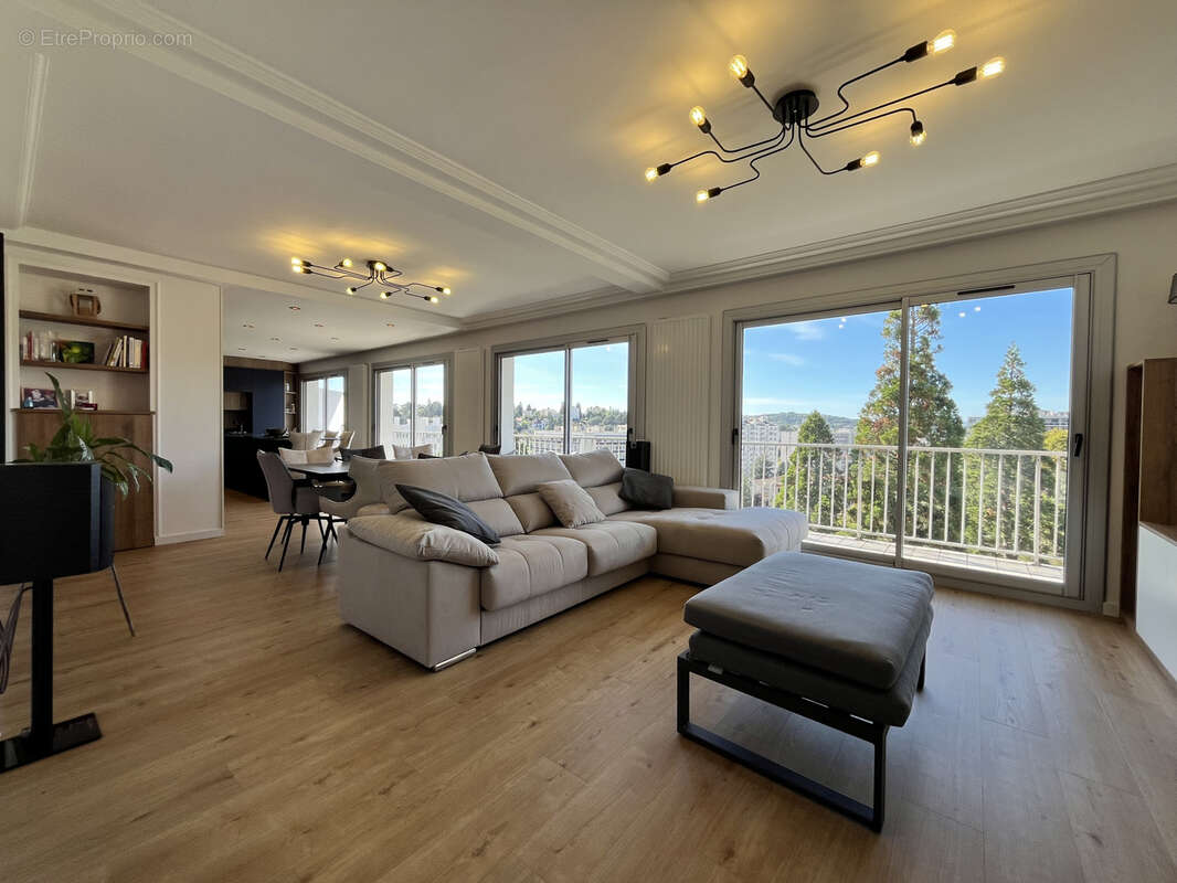 Appartement à SAINT-ETIENNE
